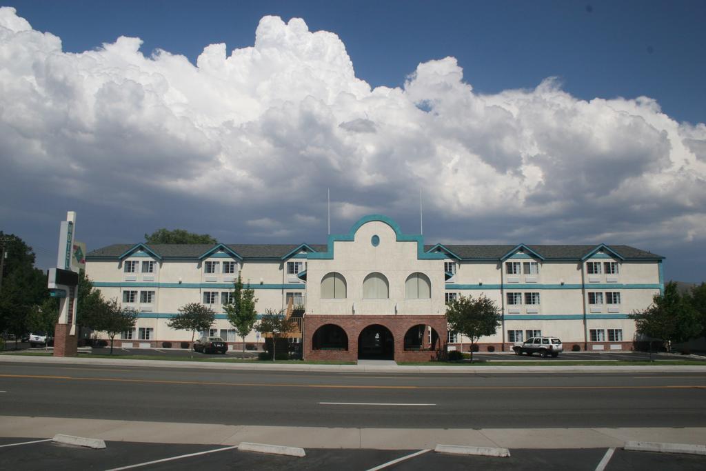 Carson City Plaza Hotel Exterior foto
